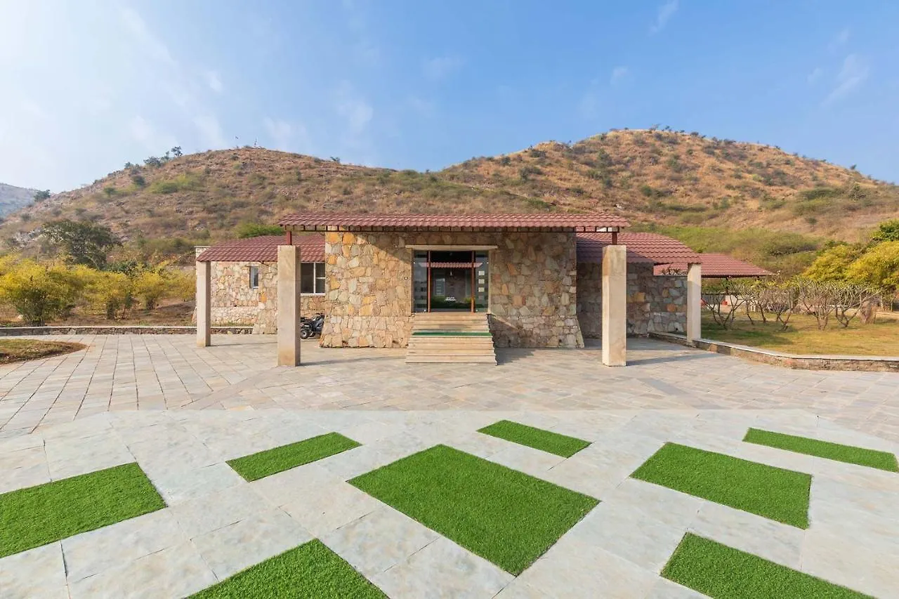 Shivnandani Farms By Vista Rooms 우다이푸르 0*,  인도